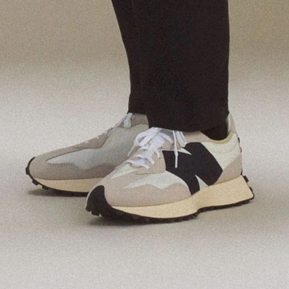 New Balance 327 shoes
